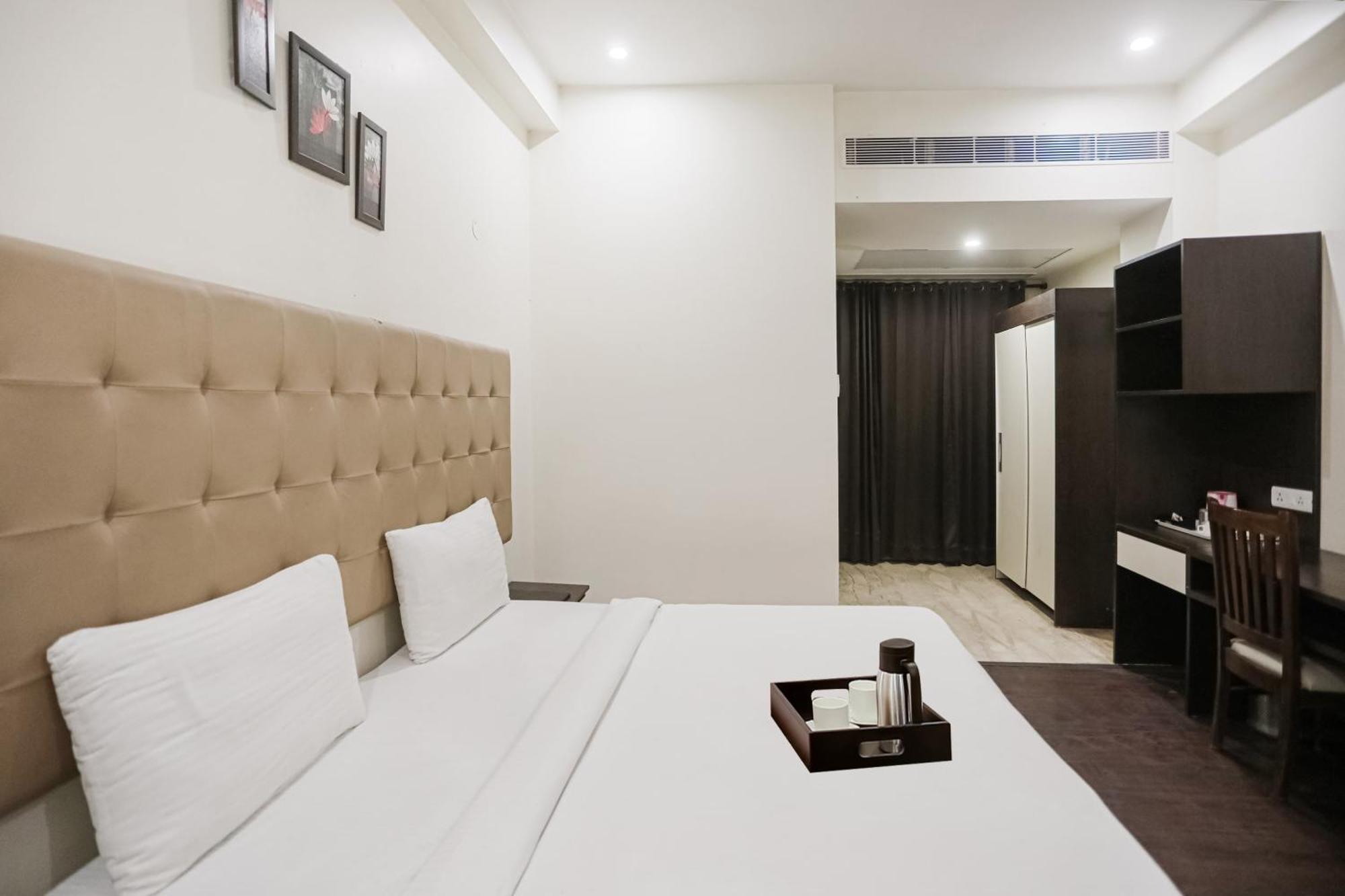 Townhouse The Amv Hotel Gurgaon Ngoại thất bức ảnh